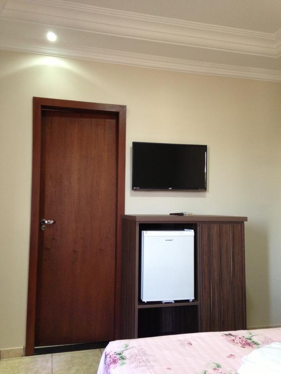 Hotel Itatiaia Tangará da Serra Kamer foto