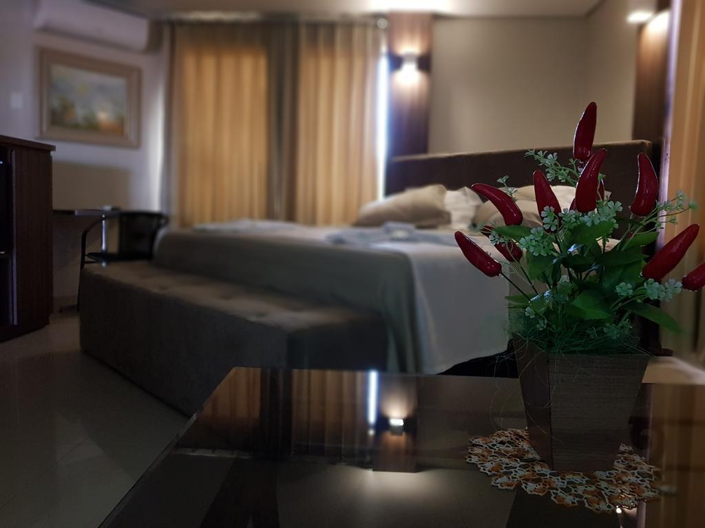 Hotel Itatiaia Tangará da Serra Buitenkant foto