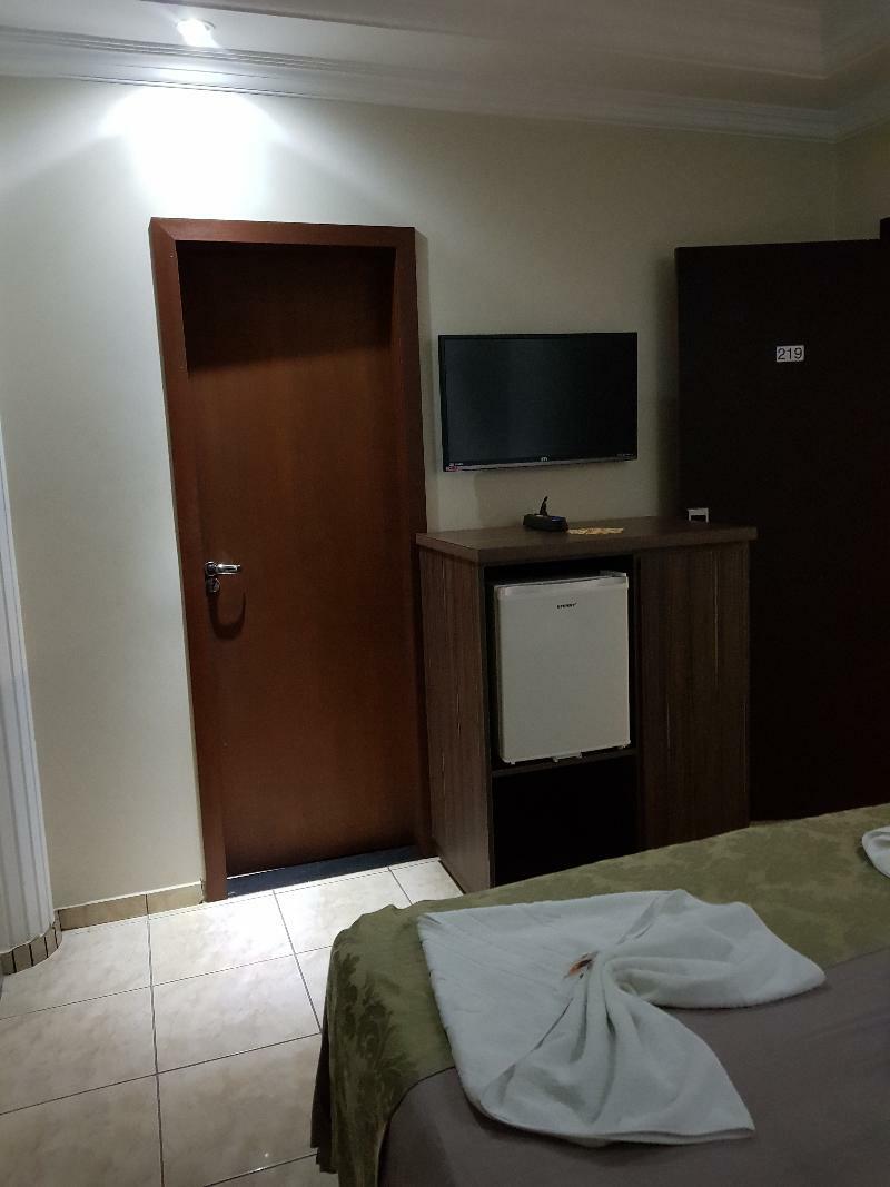 Hotel Itatiaia Tangará da Serra Buitenkant foto