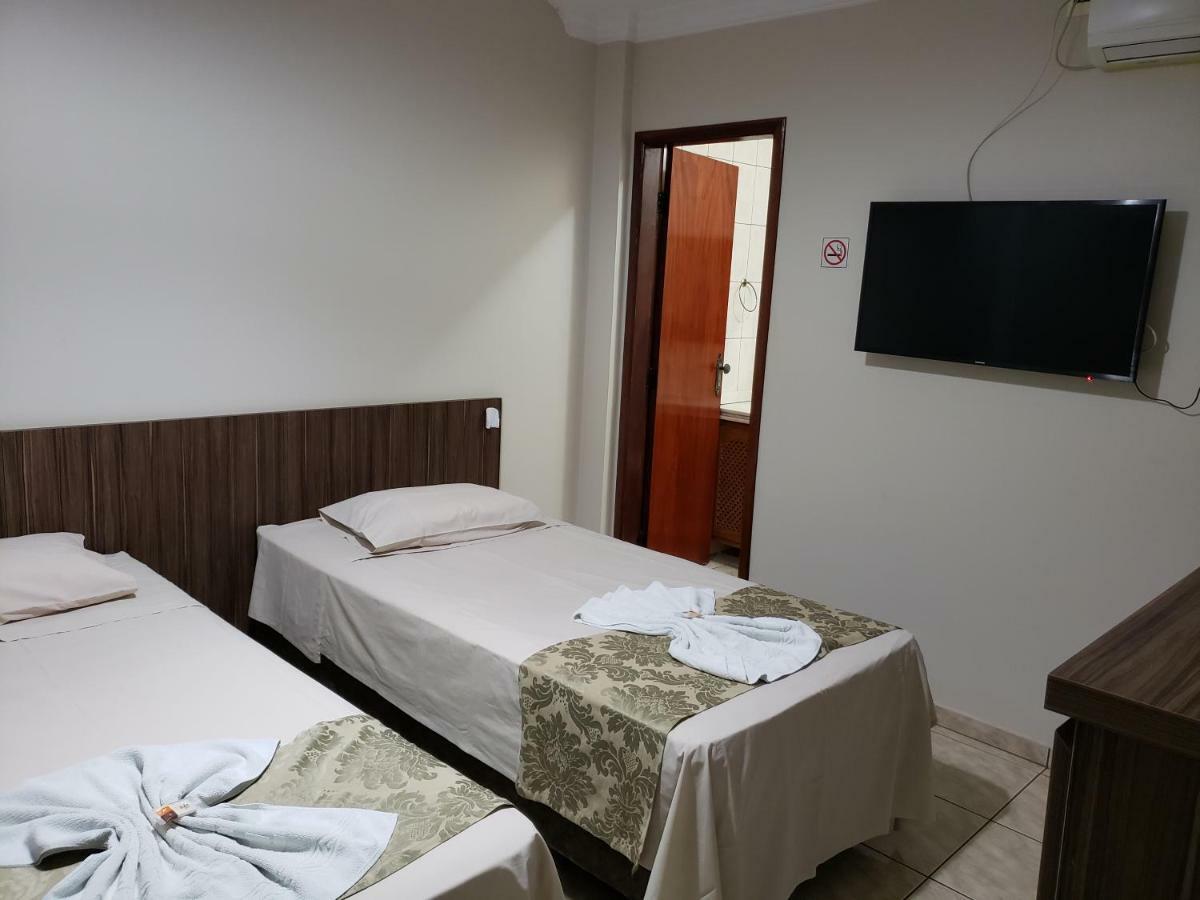 Hotel Itatiaia Tangará da Serra Buitenkant foto